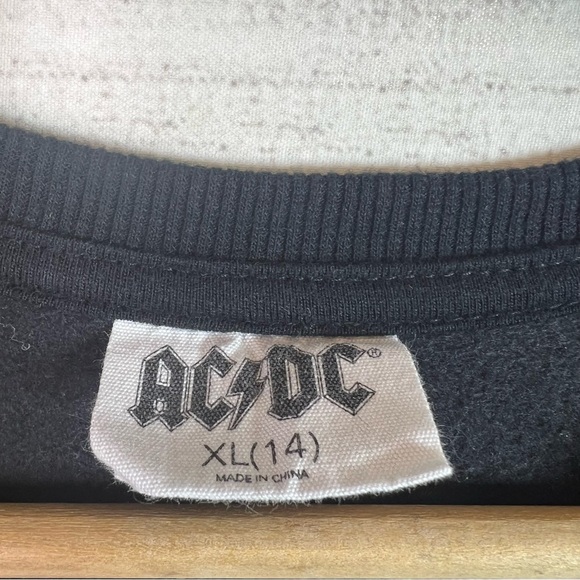 ACDC Girls Black Cropped Pullover Sweater Size XL - Picture 5 of 8